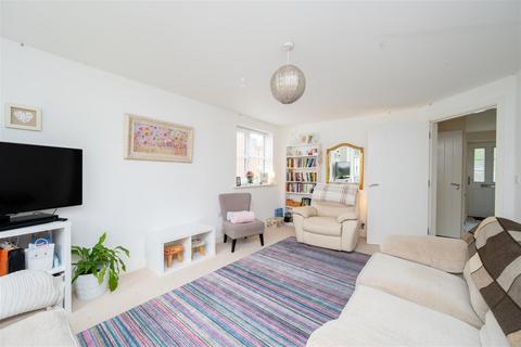 5 bedroom detached house for sale, Larkspur Drive, Burgess Hill