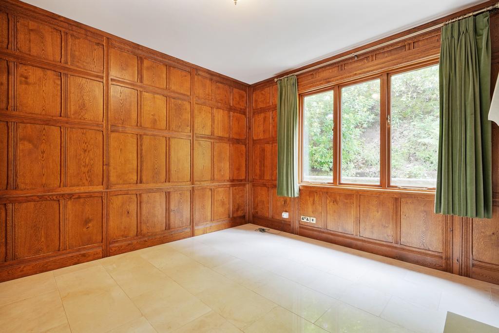 Library-Snug