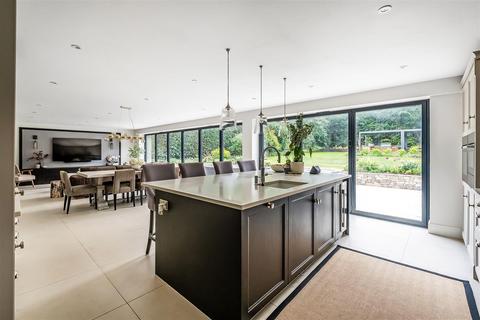 16 Cherry Orchard, Ashtead, KT21 1HS