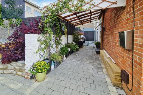24 Alyson Way, Pencoed, Bridgend, CF35 6TP