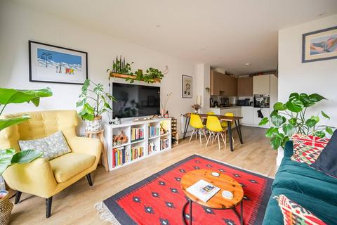 2 bedroom flat for sale, Grattan Court, LONDON E3