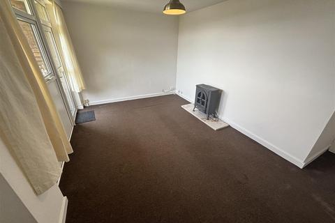 1 bedroom flat to rent, Lloyds Garden