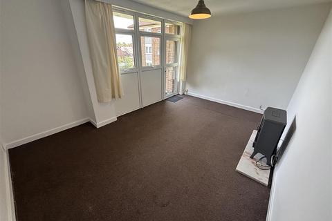 1 bedroom flat to rent, Lloyds Garden