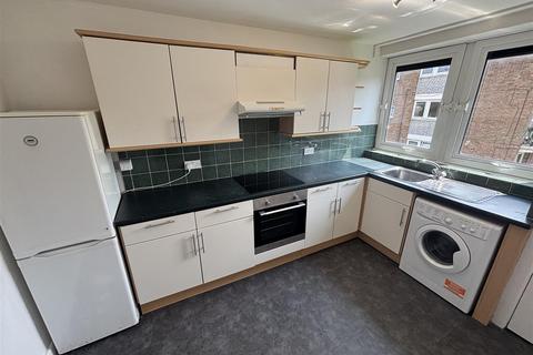 1 bedroom flat to rent, Lloyds Garden