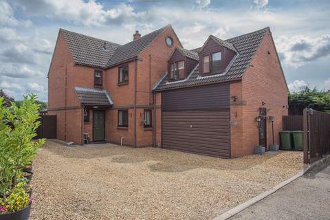 16 Abbott Way, Yaxley, Peterborough, PE7 3YF