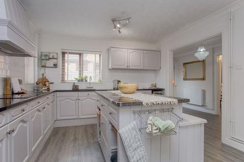 16 Abbott Way, Yaxley, Peterborough, PE7 3YF