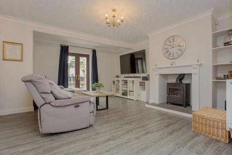 16 Abbott Way, Yaxley, Peterborough, PE7 3YF
