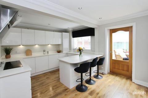3 Armour Square, Johnstone, PA5 8AD
