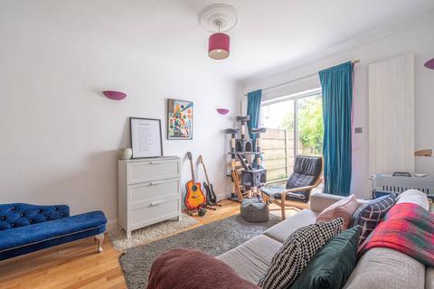 4 bedroom house to rent, Temple Gardens, Temple Fortune, London, NW11