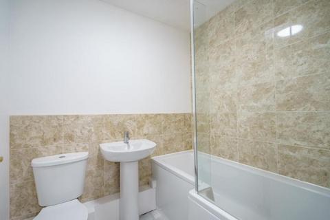 2 bedroom semi-detached house to rent, Bowling Green Croft, York YO31