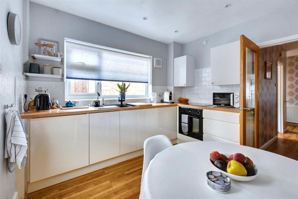 Kitchen 1.jpeg