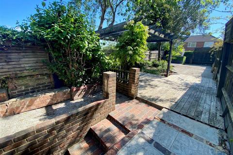 3 bedroom semi-detached house for sale, Battle Road, Hailsham