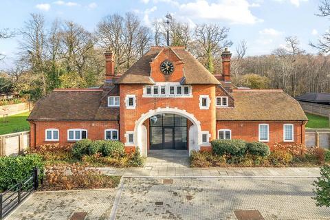 2 bedroom apartment for sale, Broadoaks Park Road, West Byfleet, KT14