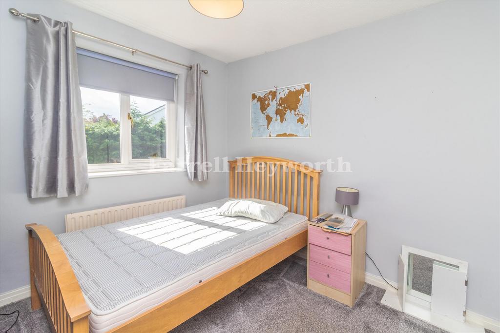 Bedroom 2 image 2