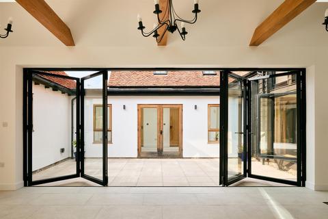 4 bedroom semi-detached house for sale, Springwell Lane, Rickmansworth, WD3