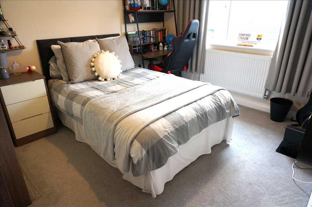 Back bedroom 3 :