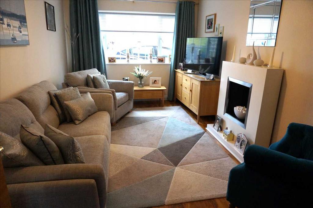Secondary lounge :