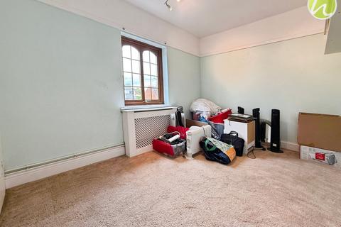 17 Clarence Road, Corringham, Stanford-le-hope, SS17 9BL