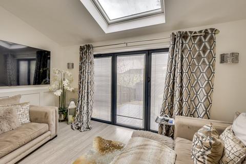 2 bedroom semi-detached house for sale, Intake Road, Pudsey, West Yorkshire, LS28
