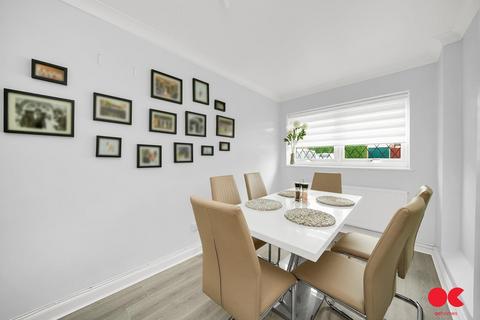 3 bedroom semi-detached house for sale, Hitherwood Close, Hornchurch RM12
