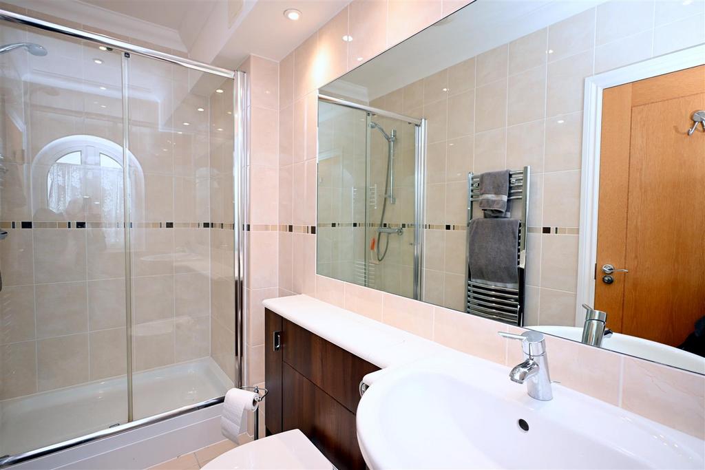 Bedroom 2 Ensuite