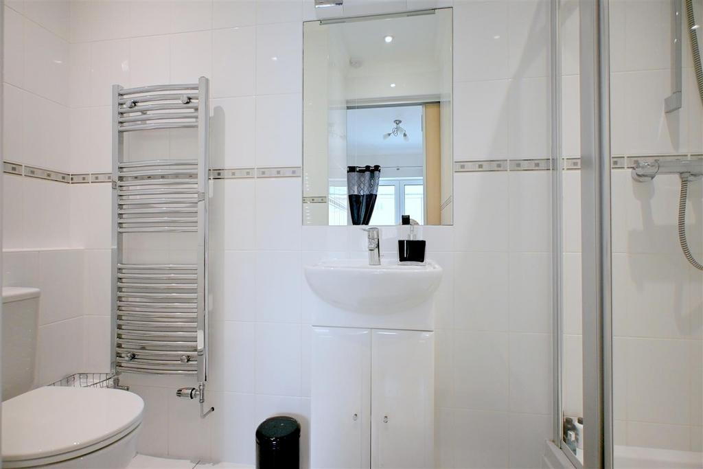Bedroom 3 Ensuite