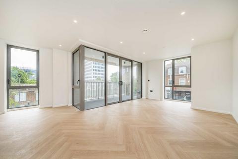 2 bedroom flat for sale, Coombe Road, New Malden KT3
