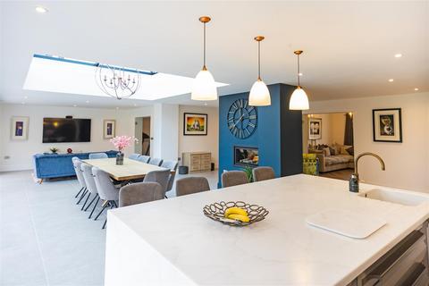 4 bedroom detached house for sale, Loxley Road, Stratford-Upon-Avon