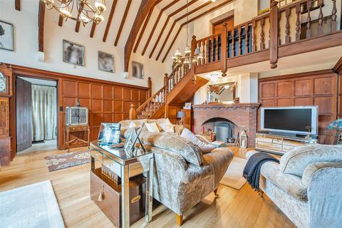 5 bedroom detached house for sale, Mogador, Tadworth