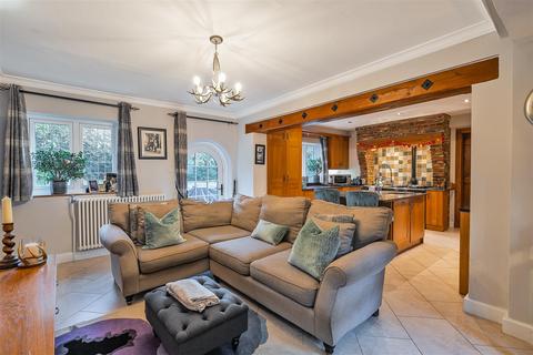 5 bedroom detached house for sale, Mogador, Tadworth