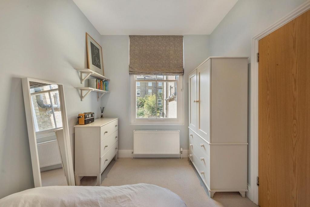 Bedroom (3).jpg