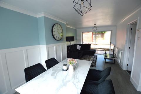 4 bedroom detached house for sale, Mayo Close, Loughborough LE11