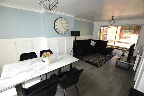 4 bedroom detached house for sale, Mayo Close, Loughborough LE11