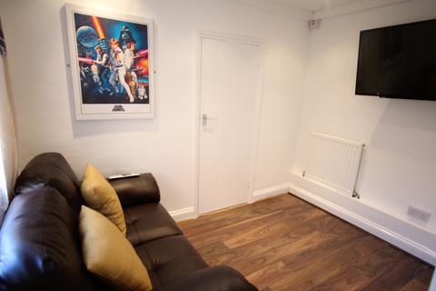 1 bedroom in a house share to rent, Queen Street, Rushden, NN10