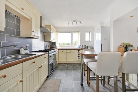2 bedroom detached bungalow for sale, Clinch Green Avenue, Bexhill