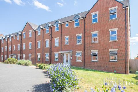 2 bedroom apartment for sale, Cloatley Crescent, Royal Wootton Bassett