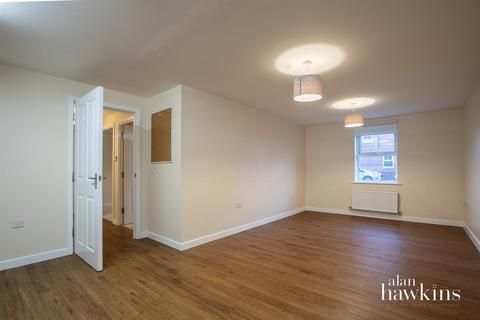 2 bedroom apartment for sale, Cloatley Crescent, Royal Wootton Bassett