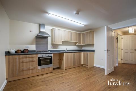 2 bedroom apartment for sale, Cloatley Crescent, Royal Wootton Bassett