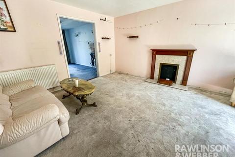 3 bedroom terraced house for sale, Buckingham Gardens, West Molesey KT8