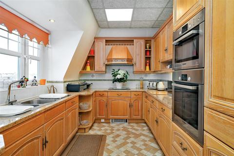 2 bedroom flat for sale, De La Warr Parade, Bexhill-On-Sea