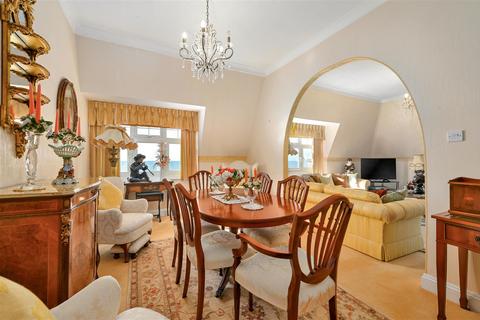 2 bedroom flat for sale, De La Warr Parade, Bexhill-On-Sea