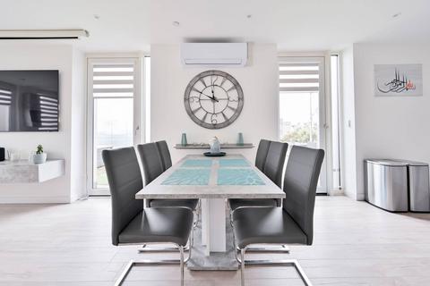 3 bedroom flat for sale, College Road, Harrow, HA1