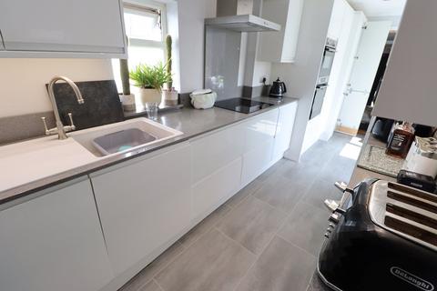 3 bedroom semi-detached house for sale, Stile Lane, Rayleigh, SS6