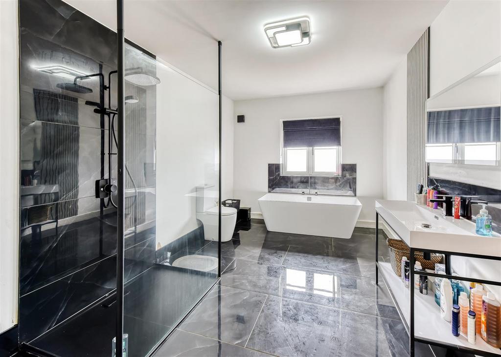 Meadow View-bathroom.jpg