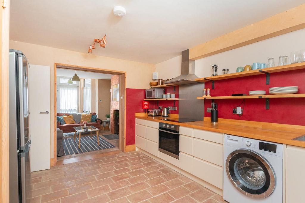 1 L5 R1 BR - Kitchen B.jpg