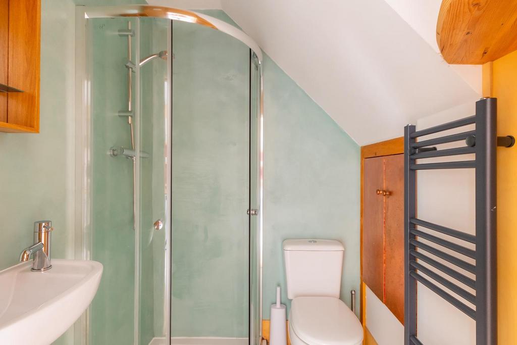 1 L5 R1 BR - Shower Room A.jpg