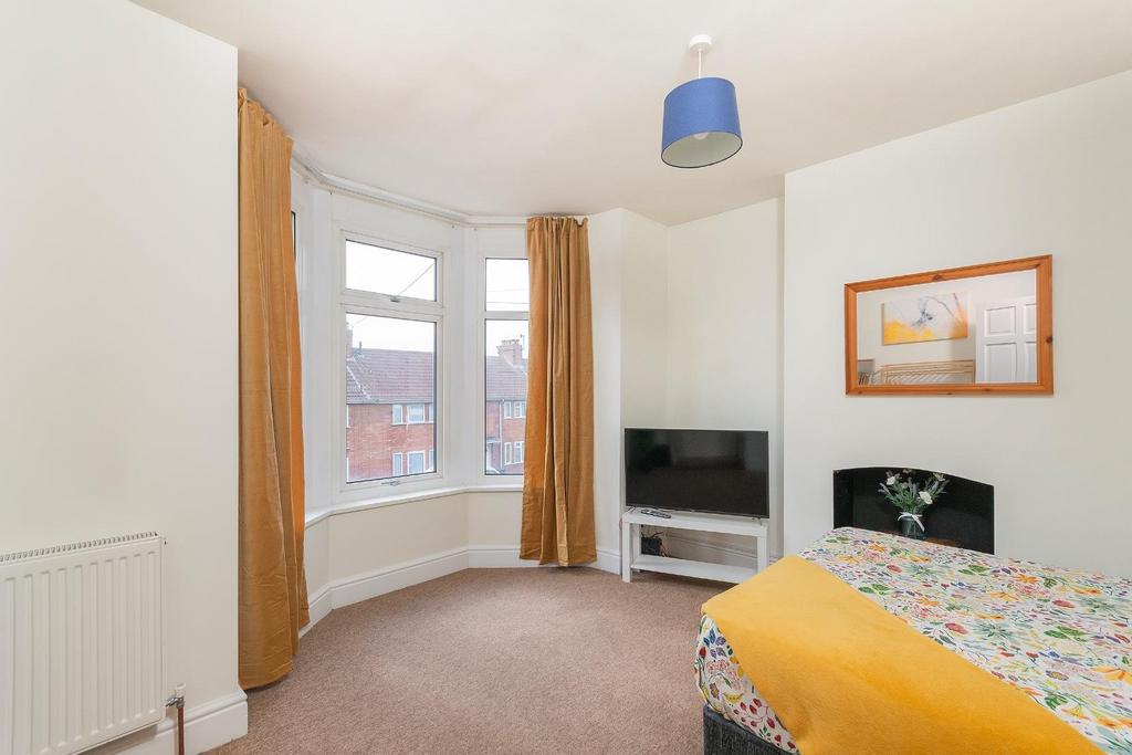 1 L5 R1 BR - Bedroom G.jpg