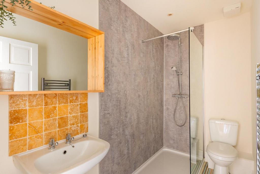 1 L5 R1 BR - Bathroom A.jpg