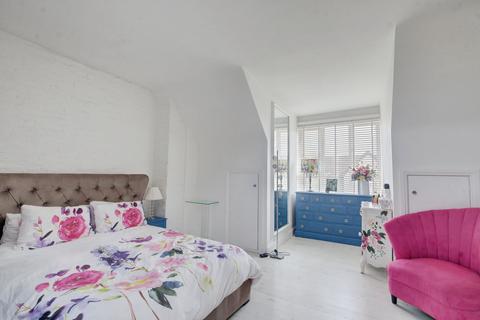 undefined, Pall Mall, Leigh-on-sea, SS9