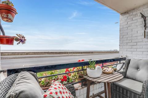 3 bedroom apartment for sale, Eastern Esplanade, Thorpe Bay SS1
